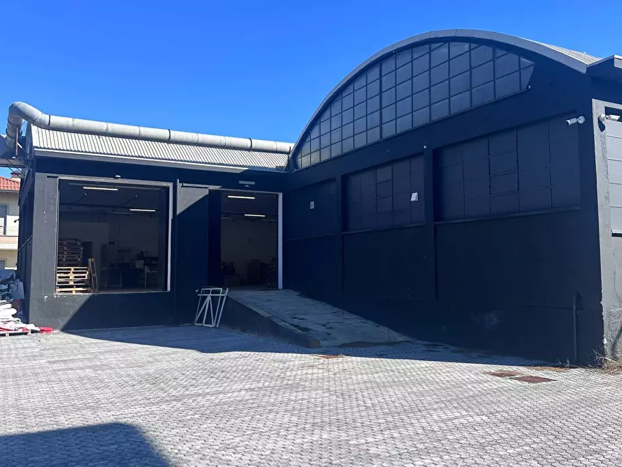 Immagine 3 di Capannone industriale in vendita  in via Stradivari a Desio