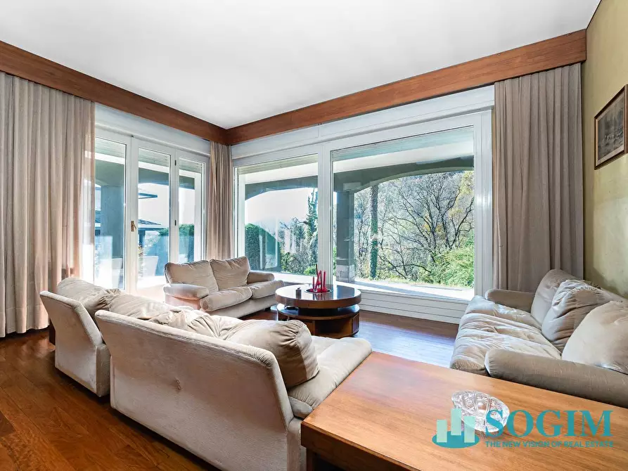 Immagine 1 di Villa in vendita  in Via Per Bellagio a Asso