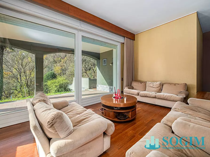 Immagine 2 di Villa in vendita  in Via Per Bellagio a Asso