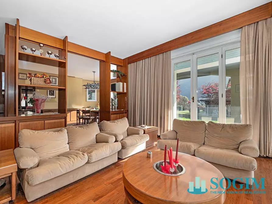 Immagine 3 di Villa in vendita  in Via Per Bellagio a Asso