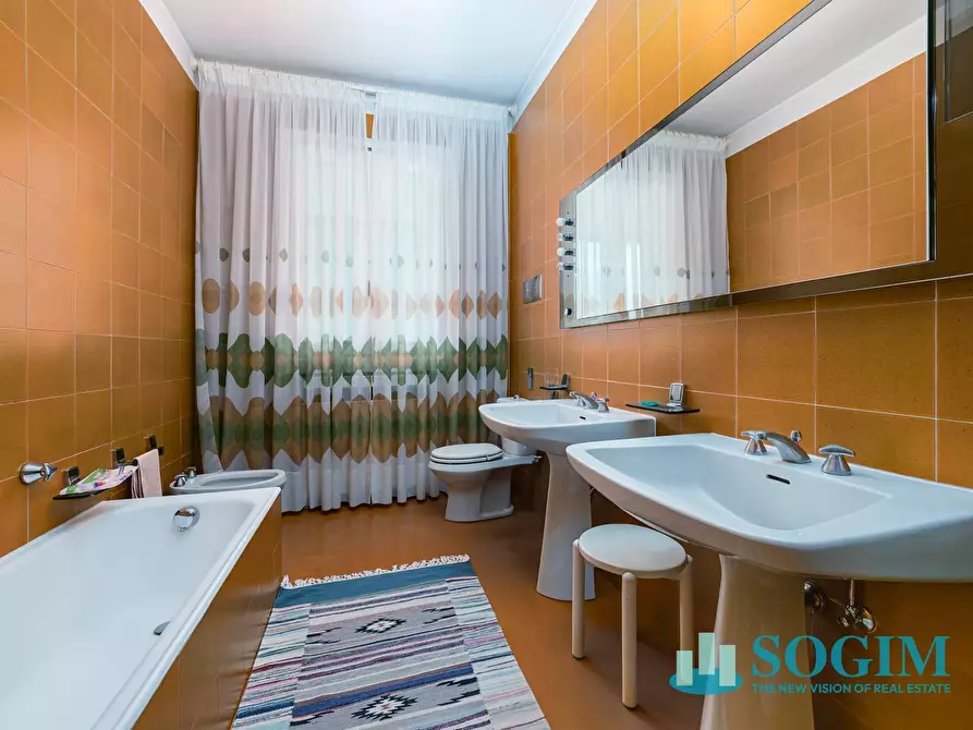 Immagine 14 di Villa in vendita  in Via Per Bellagio a Asso