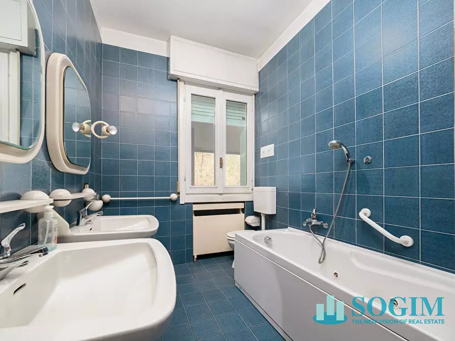 Immagine 15 di Villa in vendita  in Via Per Bellagio a Asso