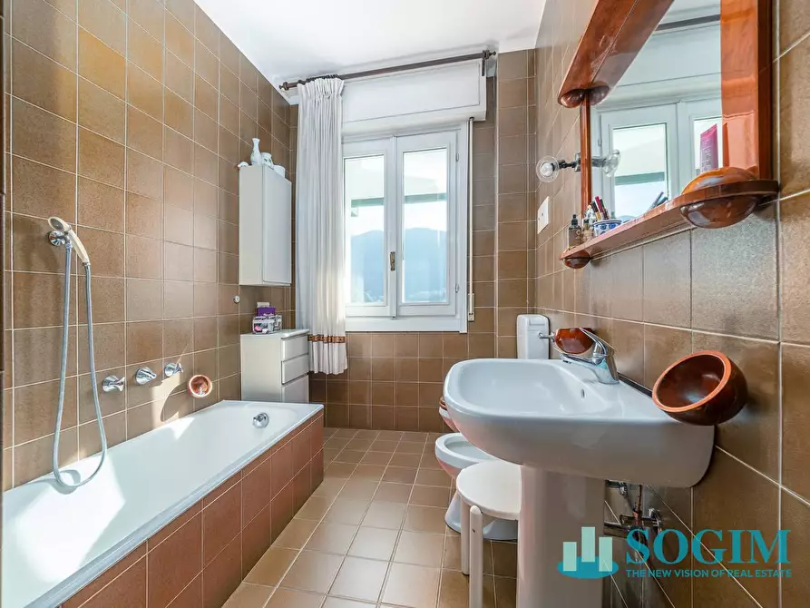 Immagine 22 di Villa in vendita  in Via Per Bellagio a Asso