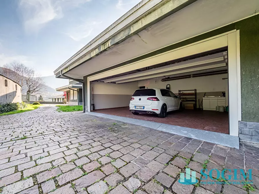 Immagine 33 di Villa in vendita  in Via Per Bellagio a Asso
