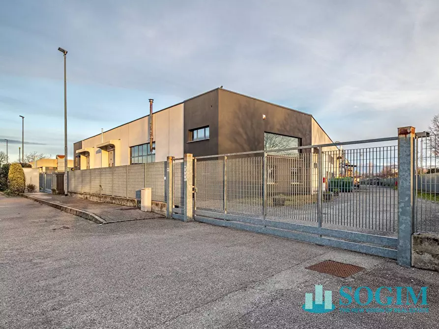 Immagine 1 di Capannone industriale in vendita  in Via Sant'agata 51/B a Mariano Comense