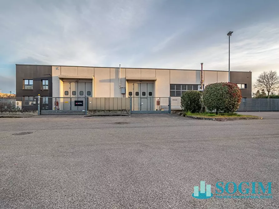 Immagine 2 di Capannone industriale in vendita  in Via Sant'agata 51/B a Mariano Comense