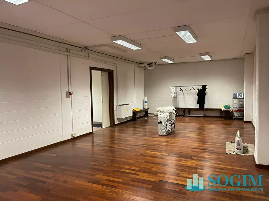 Immagine 7 di Magazzino in vendita  in via tintoretto 10 a Cologno Monzese