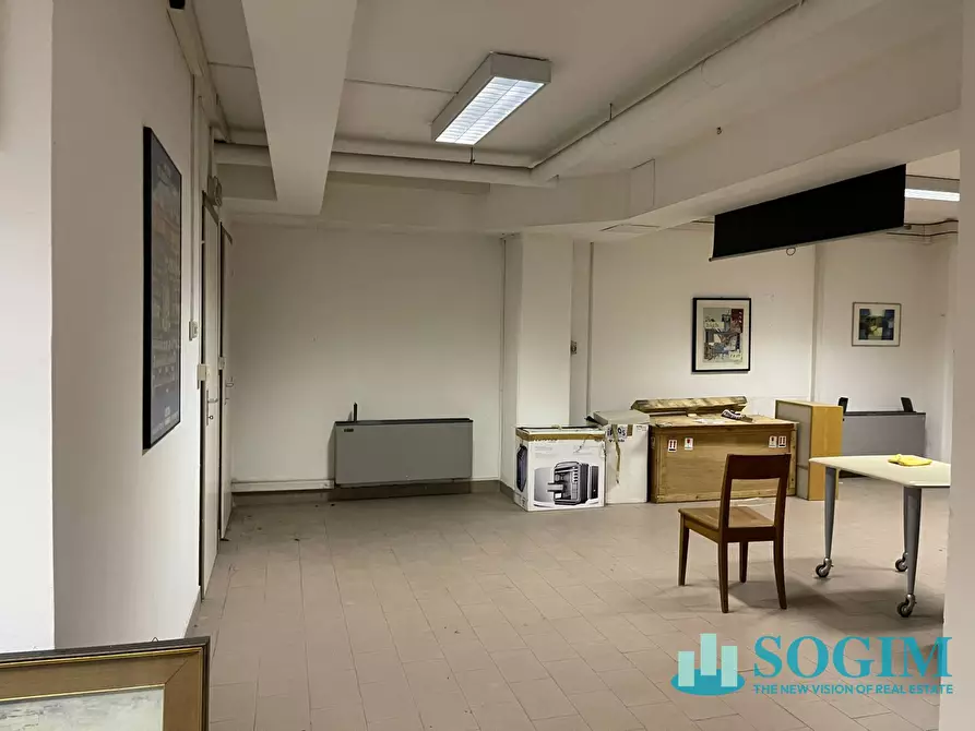 Immagine 2 di Magazzino in vendita  in via tintoretto 10 a Cologno Monzese