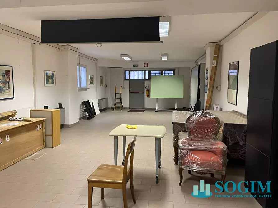 Immagine 1 di Magazzino in vendita  in via tintoretto 10 a Cologno Monzese