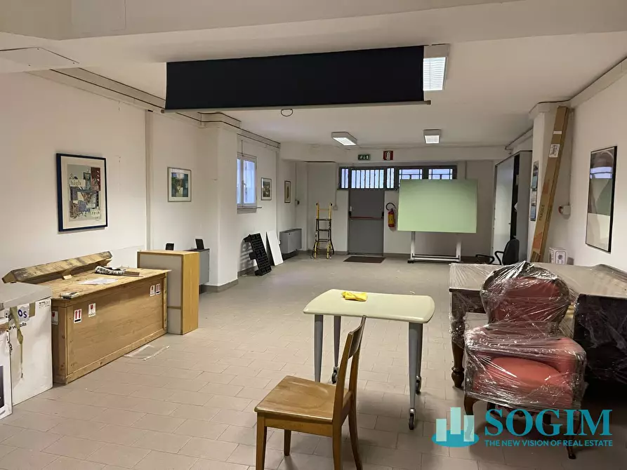 Immagine 4 di Magazzino in vendita  in via tintoretto 10 a Cologno Monzese
