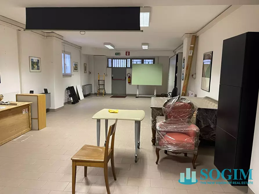 Immagine 11 di Magazzino in vendita  in via tintoretto 10 a Cologno Monzese