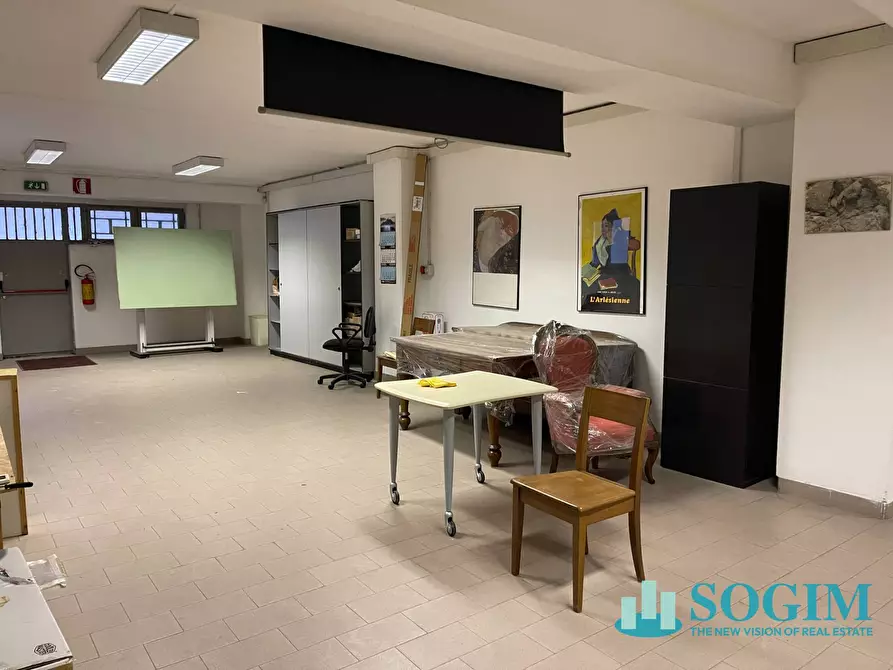 Immagine 8 di Magazzino in vendita  in via tintoretto 10 a Cologno Monzese