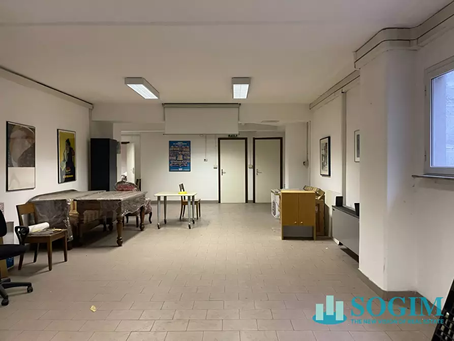 Immagine 15 di Magazzino in vendita  in via tintoretto 10 a Cologno Monzese