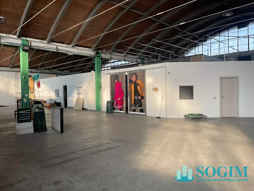 Immagine 2 di Capannone industriale in affitto  in via kennedy 10 a Segrate