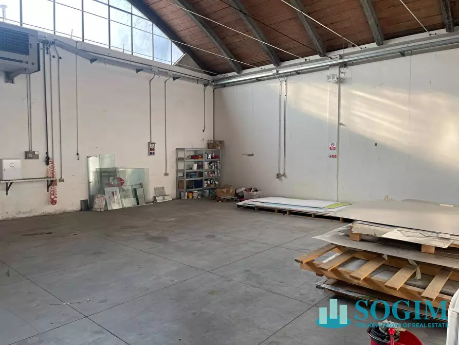 Immagine 12 di Capannone industriale in affitto  in via kennedy 10 a Segrate