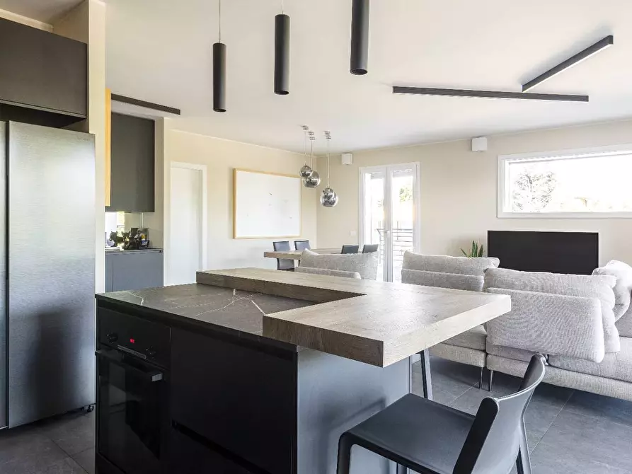 Immagine 10 di Appartamento in vendita  in via Toscana 38 a Monza