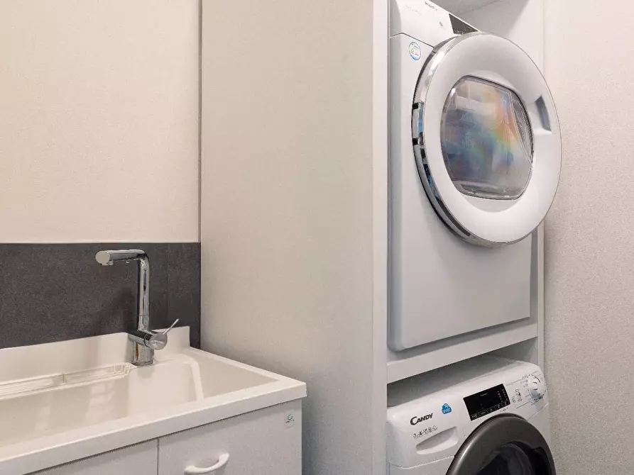 Immagine 19 di Appartamento in vendita  in via Toscana 38 a Monza