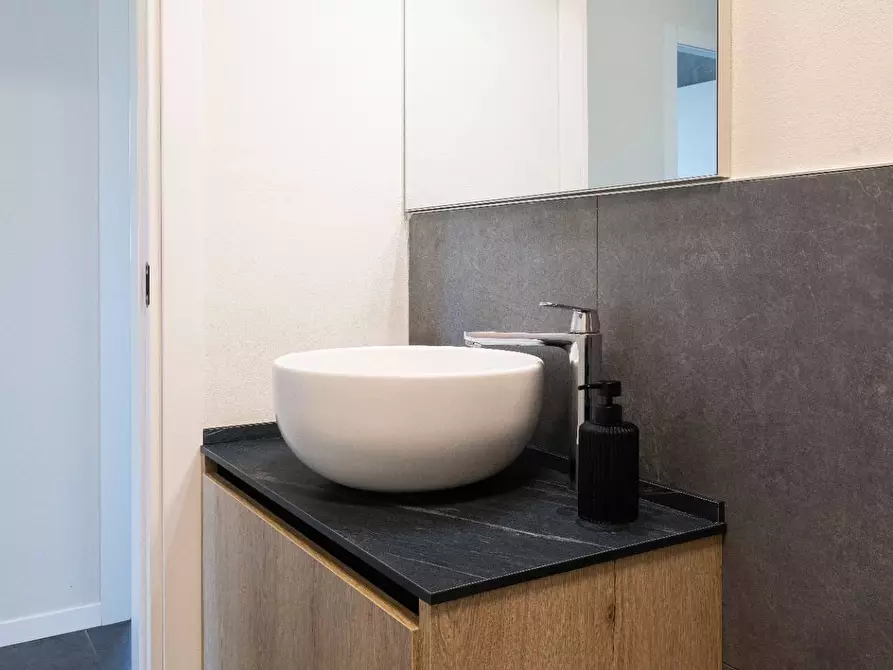 Immagine 23 di Appartamento in vendita  in via Toscana 38 a Monza