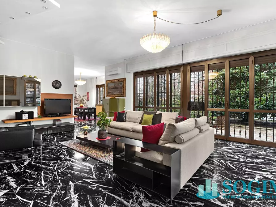 Immagine 2 di Villa in vendita  in Via Dei Partigiani 112 a Cinisello Balsamo