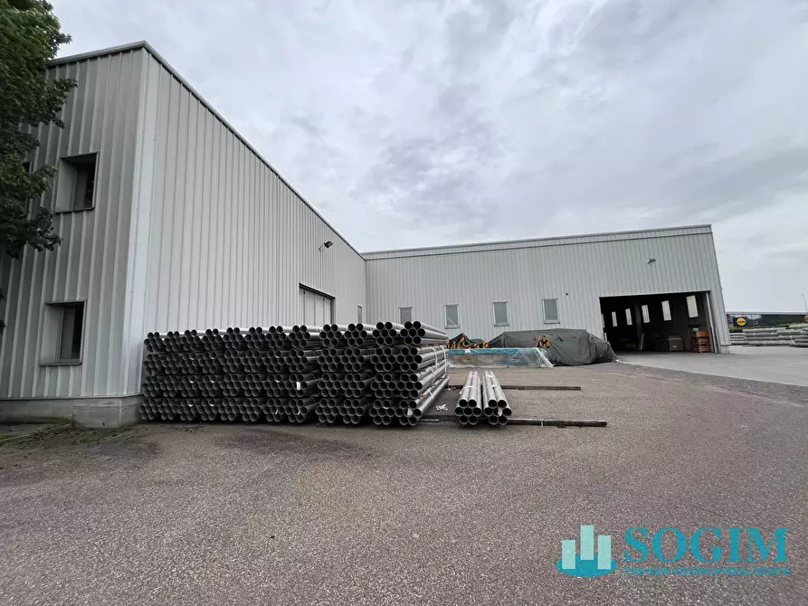 Immagine 19 di Capannone industriale in affitto  in via dante a Abbiategrasso