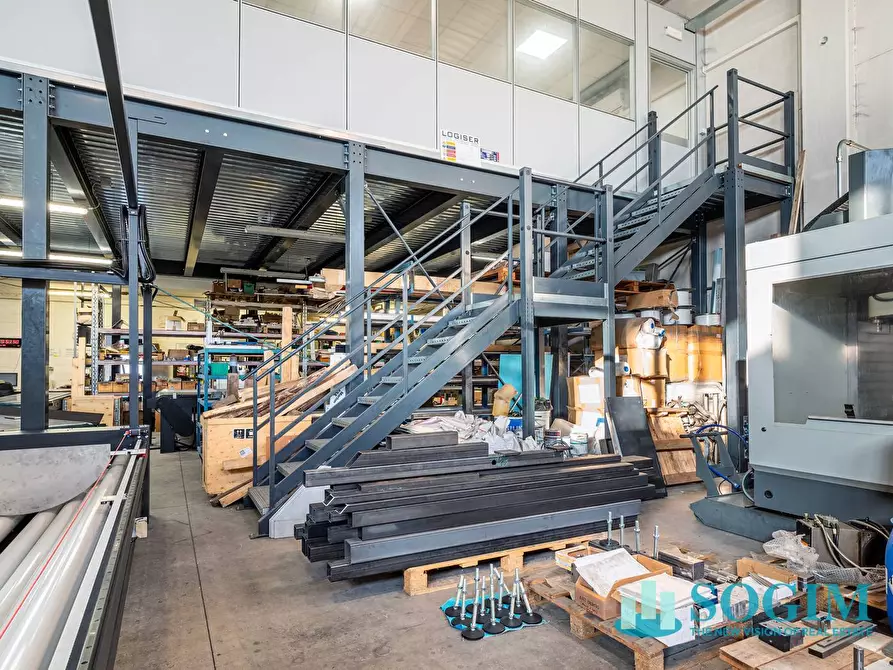 Immagine 11 di Capannone industriale in vendita  in via tevere a Fino Mornasco