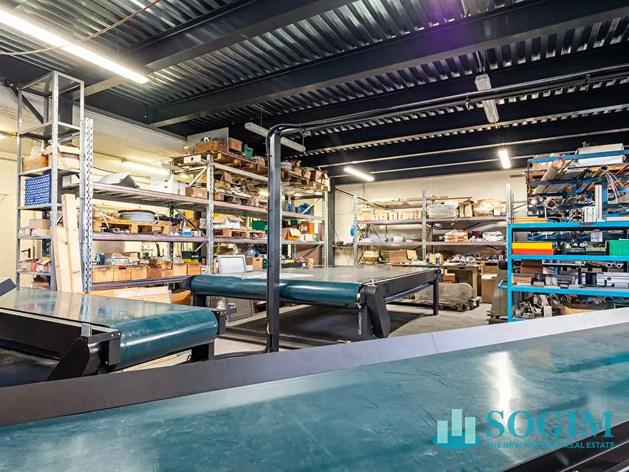 Immagine 13 di Capannone industriale in vendita  in via tevere a Fino Mornasco