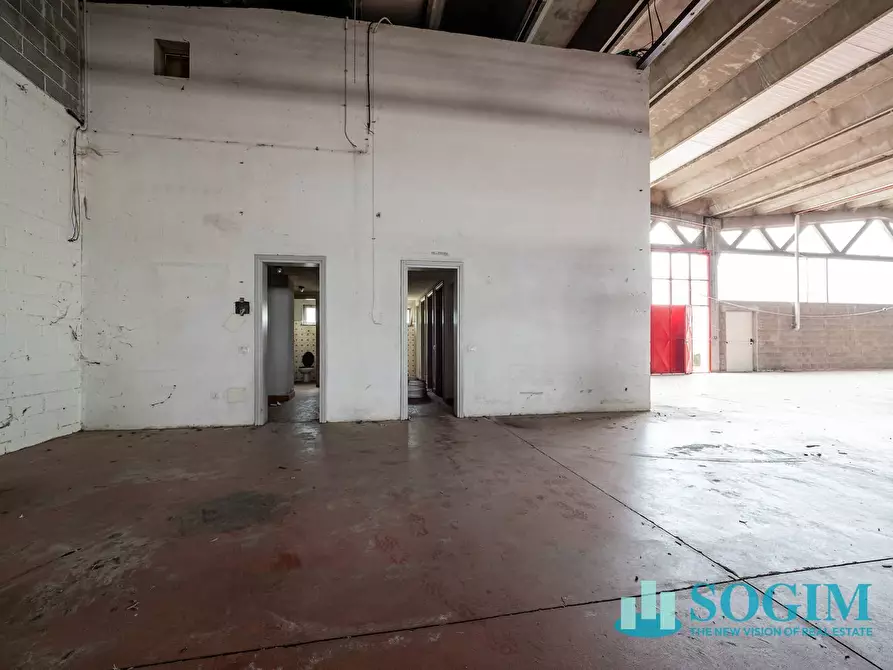 Immagine 9 di Capannone industriale in affitto  in via Grigna a Figino Serenza