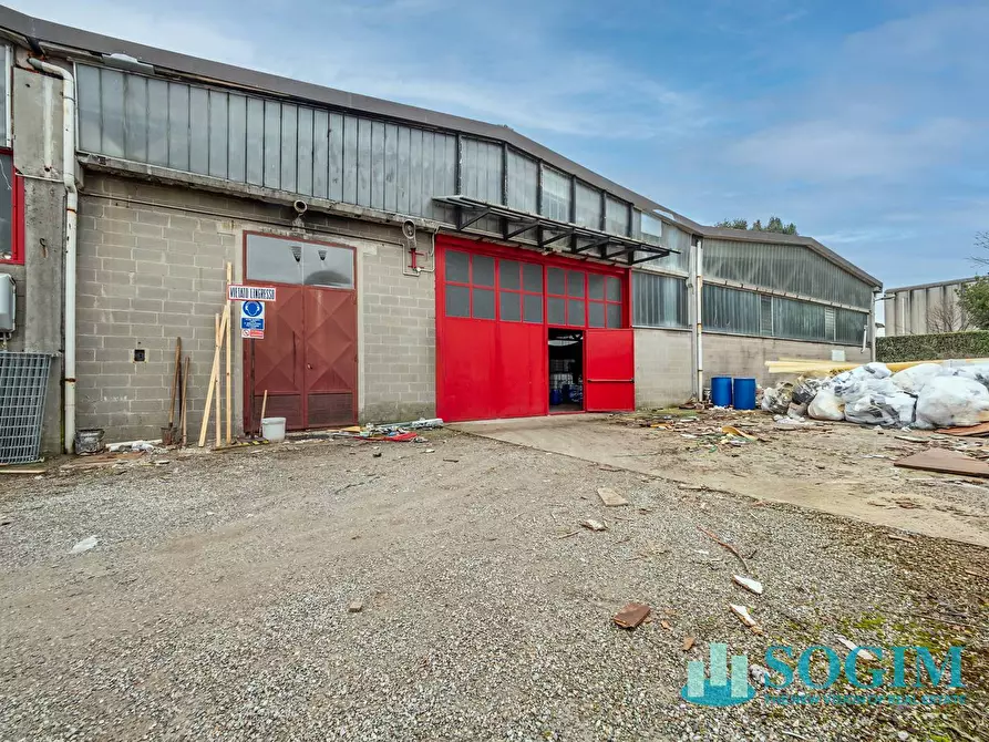 Immagine 15 di Capannone industriale in affitto  in via Grigna a Figino Serenza