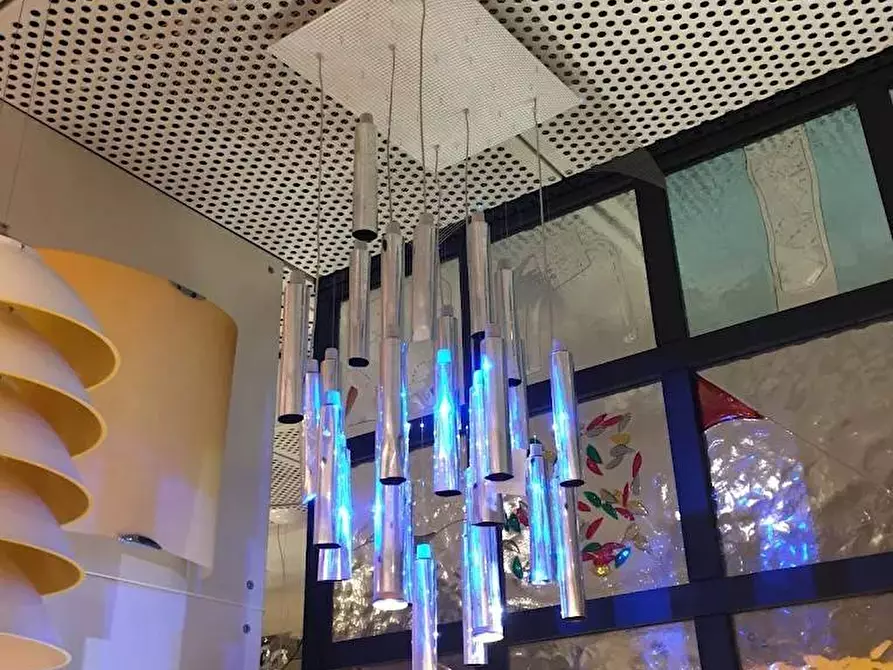 Immagine 2 di Locale commerciale in vendita  in viale Casiraghi 115 a Sesto San Giovanni