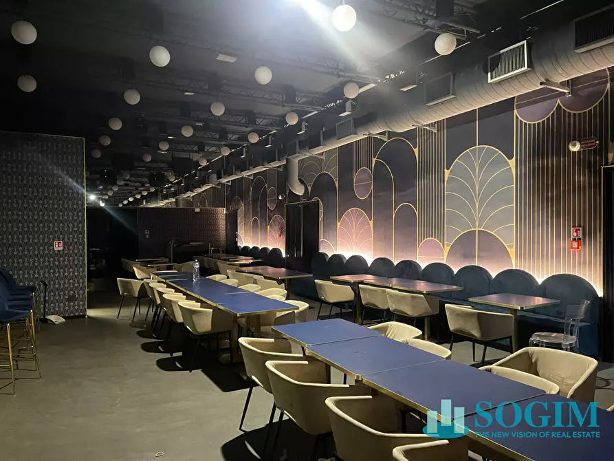 Immagine 2 di Locale commerciale in vendita  in via pacinotti a Milano