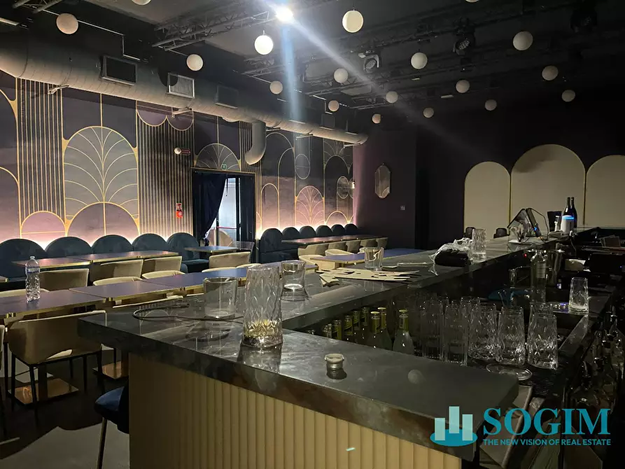 Immagine 13 di Locale commerciale in vendita  in via pacinotti a Milano