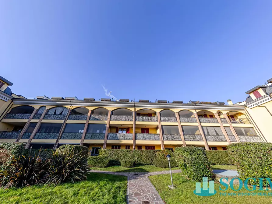 Immagine 1 di Box auto in vendita  in Via I Maggio 34 a Brugherio