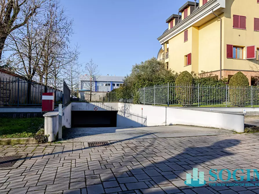 Immagine 8 di Box auto in vendita  in Via I Maggio 34 a Brugherio