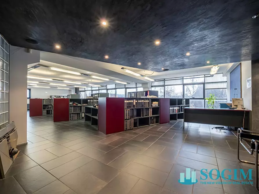 Immagine 1 di Capannone industriale in vendita  in Via Lenticchia a Como