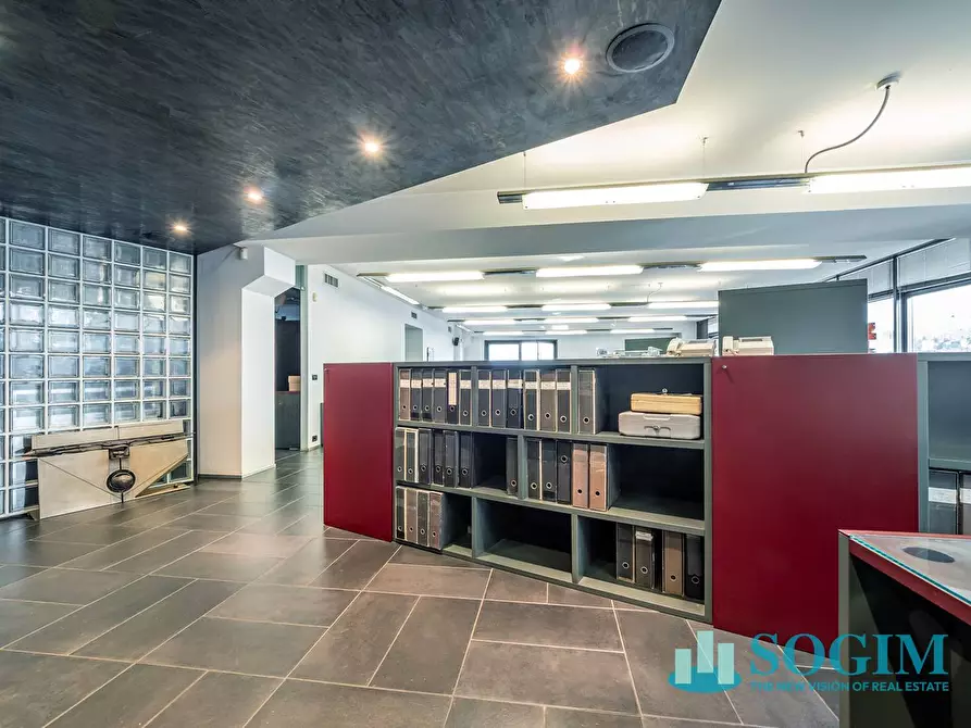 Immagine 2 di Capannone industriale in vendita  in Via Lenticchia a Como