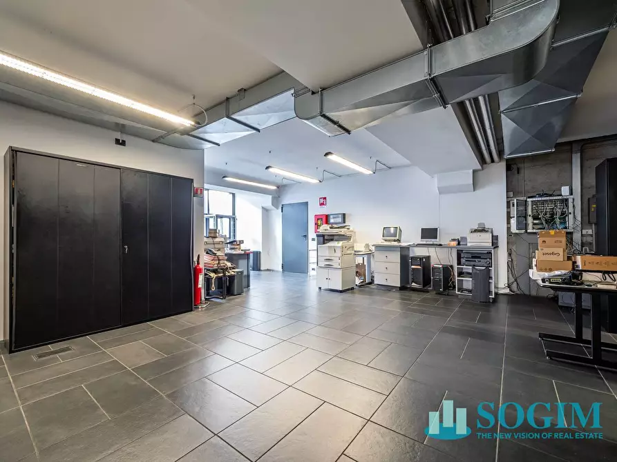 Immagine 11 di Capannone industriale in vendita  in Via Lenticchia a Como