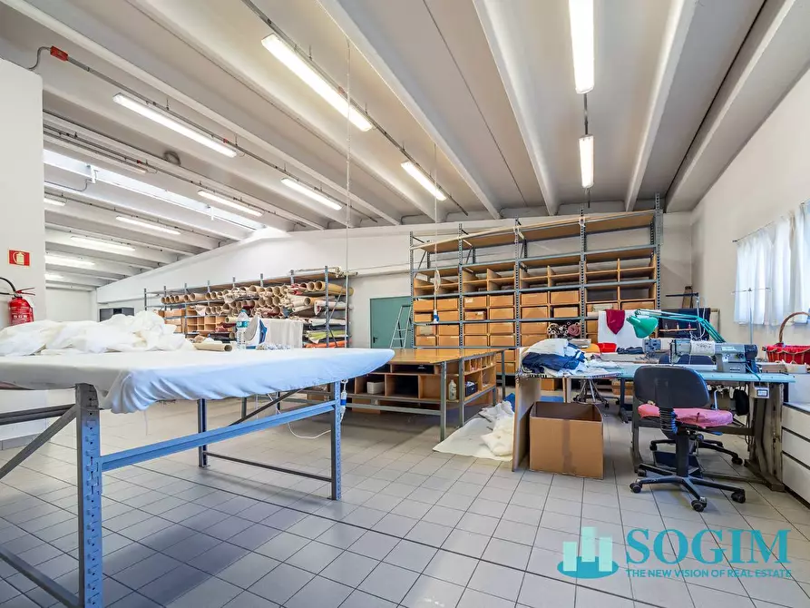 Immagine 20 di Capannone industriale in vendita  in Via Lenticchia a Como