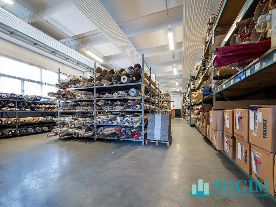 Immagine 27 di Capannone industriale in vendita  in Via Lenticchia a Como