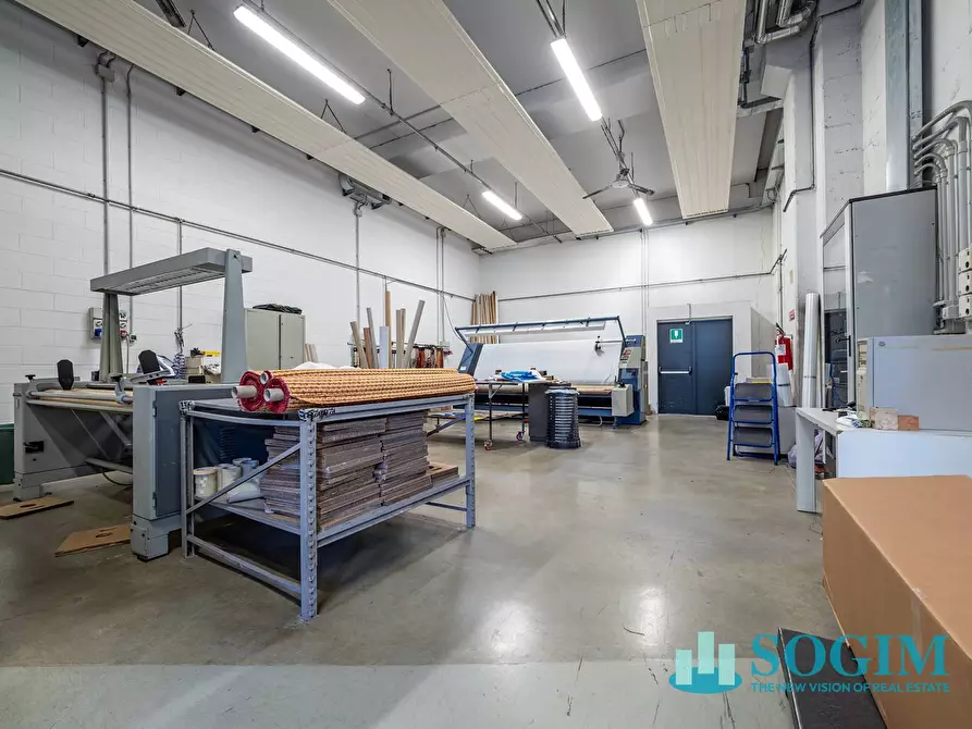 Immagine 30 di Capannone industriale in vendita  in Via Lenticchia a Como