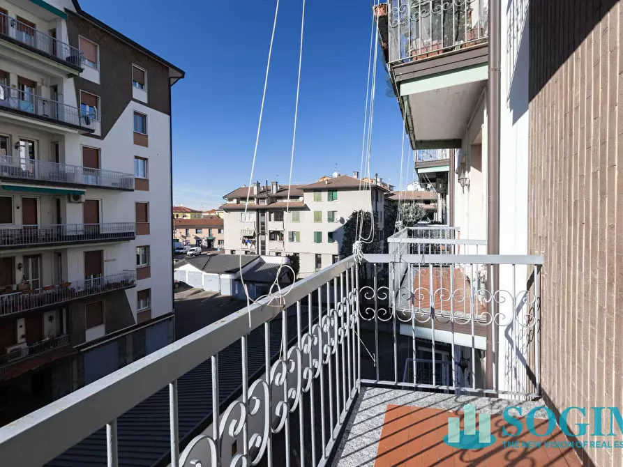 Immagine 5 di Appartamento in vendita  in Via Monsignore Claudio Guidani 6 a Cernusco Sul Naviglio