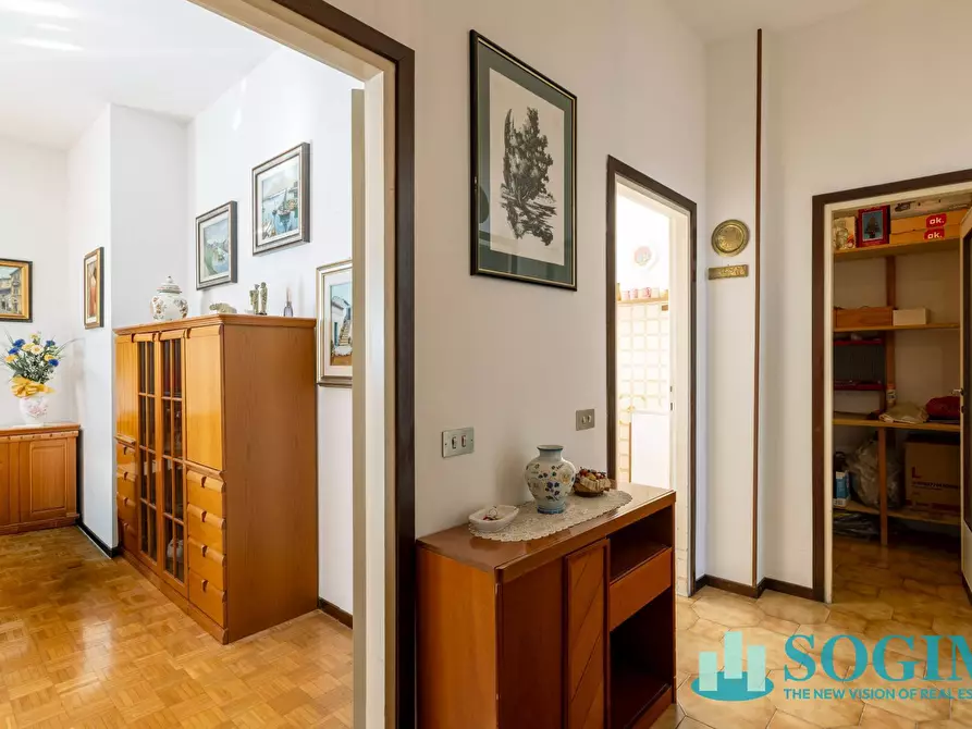 Immagine 9 di Appartamento in vendita  in Via Monsignore Claudio Guidani 6 a Cernusco Sul Naviglio