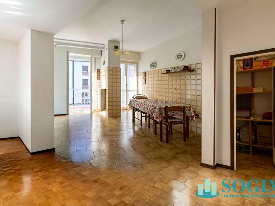 Immagine 10 di Appartamento in vendita  in Via Monsignore Claudio Guidani 6 a Cernusco Sul Naviglio