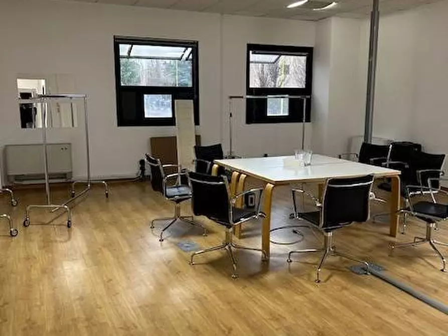 Immagine 21 di Capannone industriale in affitto  a Settala