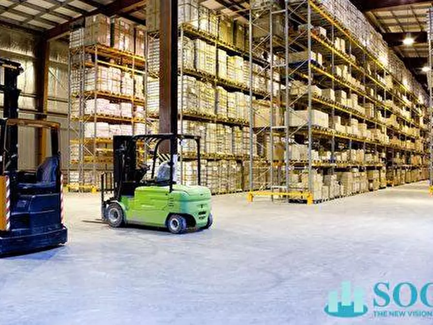 Immagine 9 di Capannone industriale in affitto  a Settala