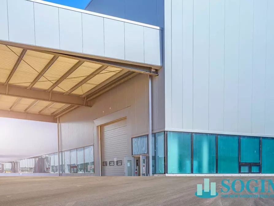 Immagine 7 di Capannone industriale in affitto  a Chiari
