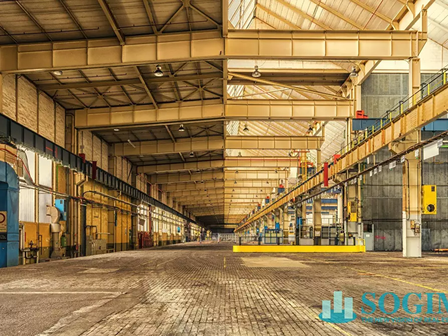 Immagine 11 di Capannone industriale in affitto  a Chiari