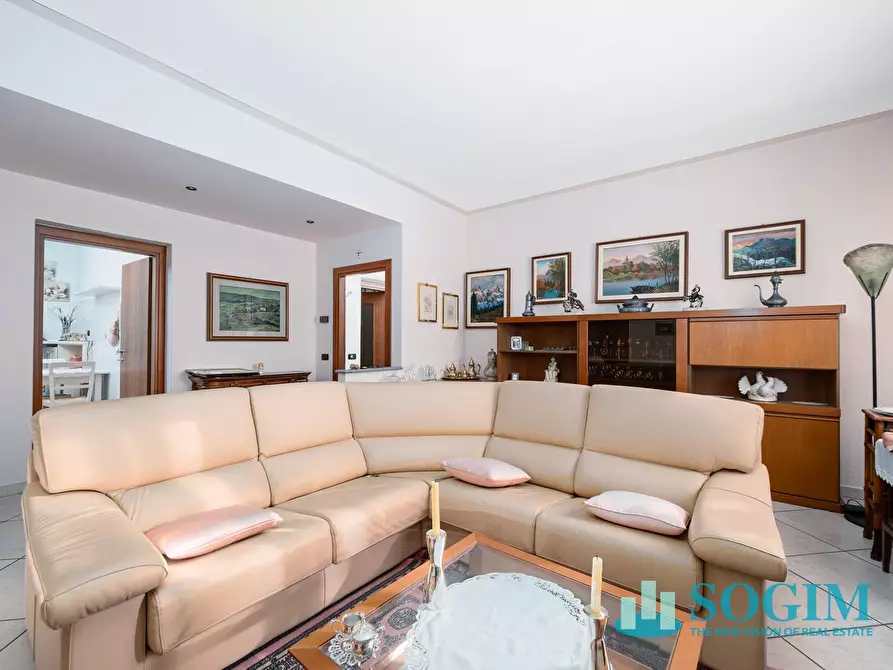 Immagine 2 di Casa indipendente in vendita  in Via Cantù a Montorfano