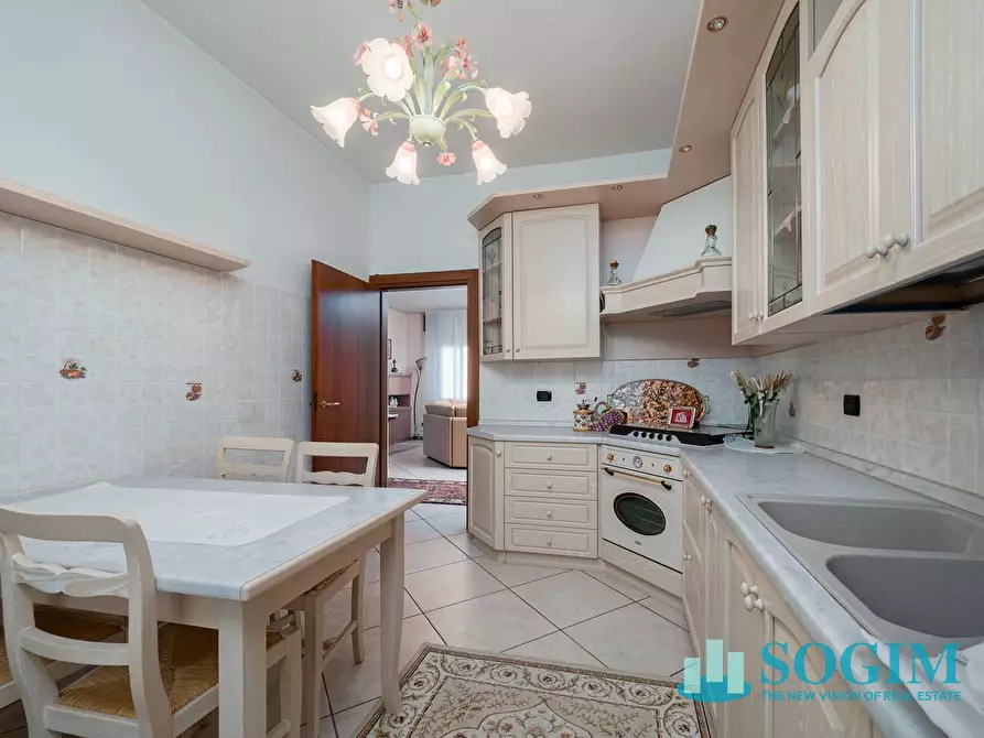 Immagine 4 di Casa indipendente in vendita  in Via Cantù a Montorfano