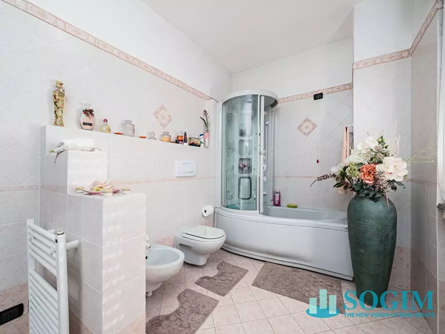 Immagine 12 di Casa indipendente in vendita  in Via Cantù a Montorfano