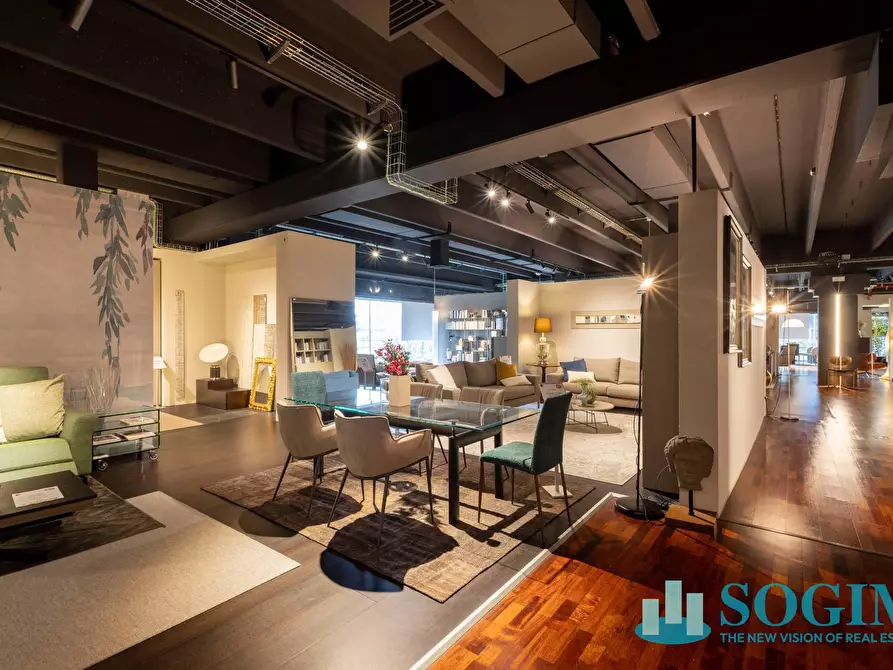 Immagine 8 di Locale commerciale in vendita  in via ugo la malfa 4 a Cernusco Sul Naviglio